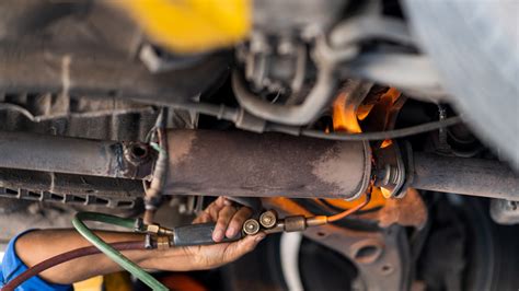 Exhaust Leak Repair Cost: 6 Important Factors to。